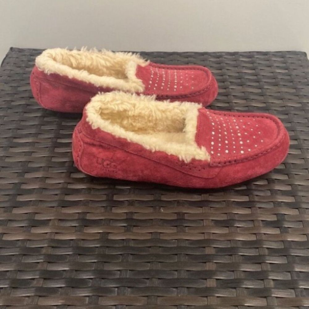 UGGs moccasins women’s size 7